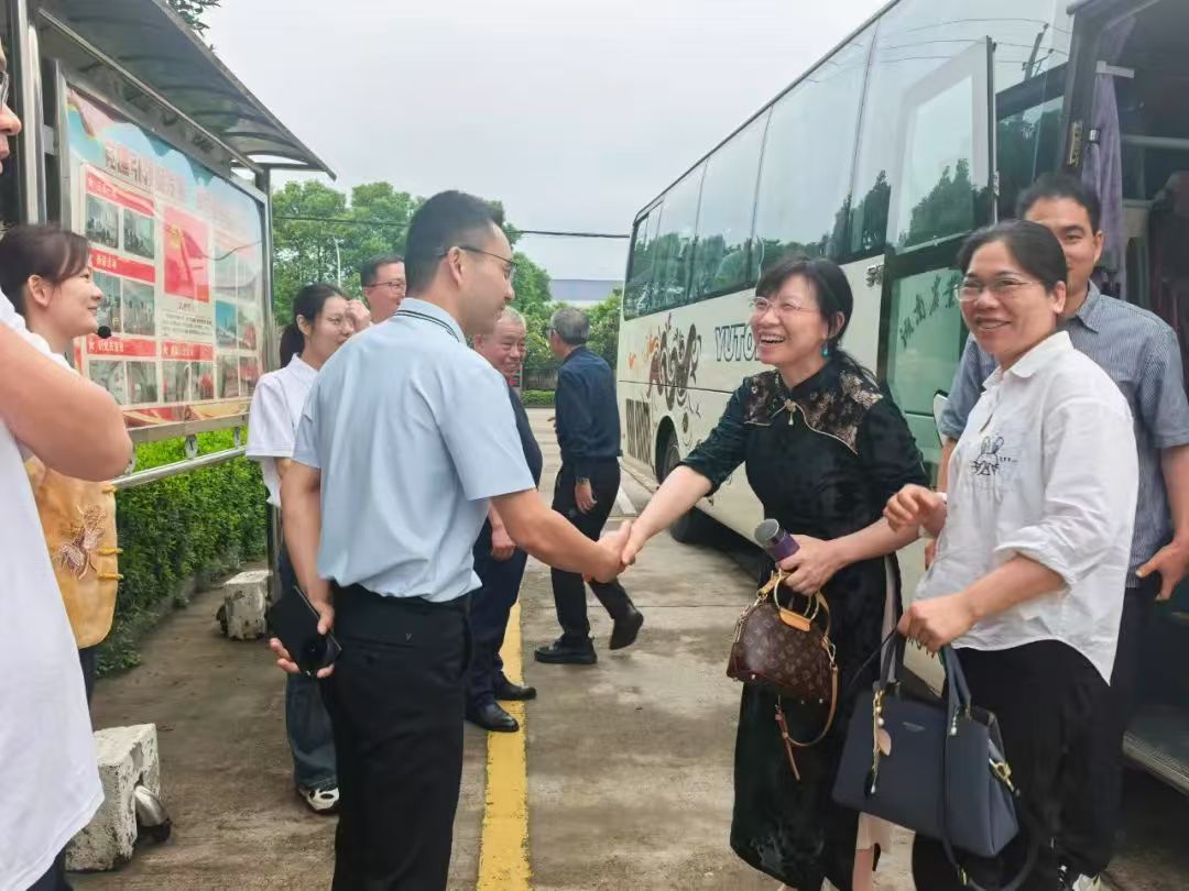 湘益茶香續(xù)薪火，校企共繪茯茶新篇——湖南農(nóng)大師生走進益陽茶廠開展實踐研學(xué)